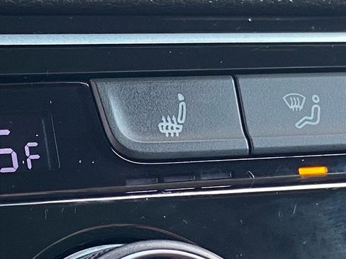 Certified 2021 Volkswagen Atlas Cross Sport SEL image 17