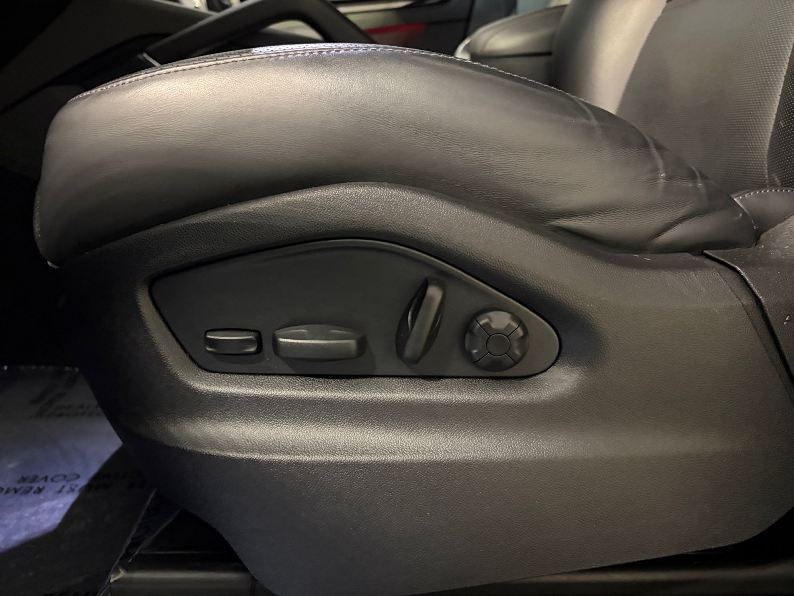 Certified 2023 Porsche Cayenne Turbo AWD/4WD image 23