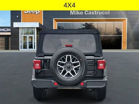 Used 2024 Jeep Wrangler Unlimited Sahara AWD/4WD image 5