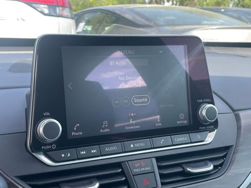 Used 2025 Nissan Altima 2.5 SV image 20