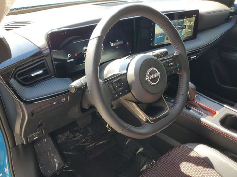 Certified 2025 Nissan Kicks SR FWD image 17