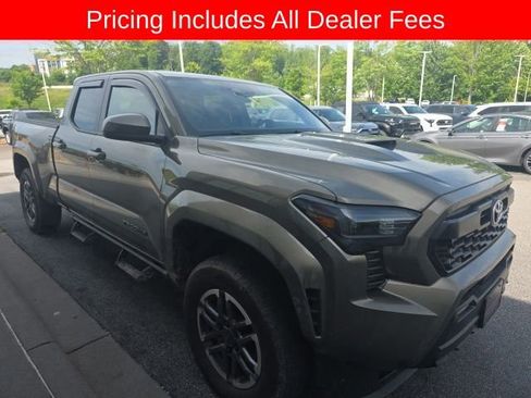 Used 2025 Toyota Tacoma TRD Sport AWD/4WD image 10