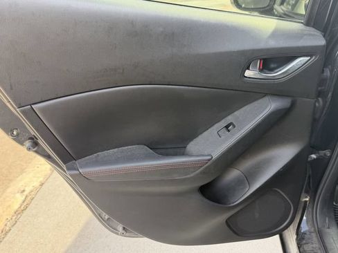 Used 2016 MAZDA MAZDA3 s Touring FWD image 23
