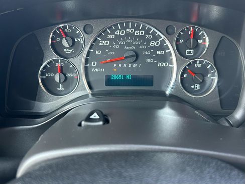 Used 2024 Chevrolet Express 3500 w/ Power Convenience Package RWD image 21