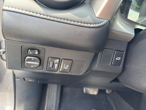 Used 2017 Toyota RAV4 Limited image 14