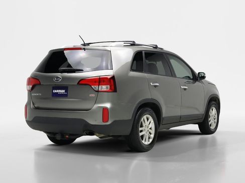 Used 2015 Kia Sorento LX image 8