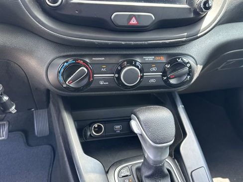 Used 2022 Kia Soul LX FWD image 31