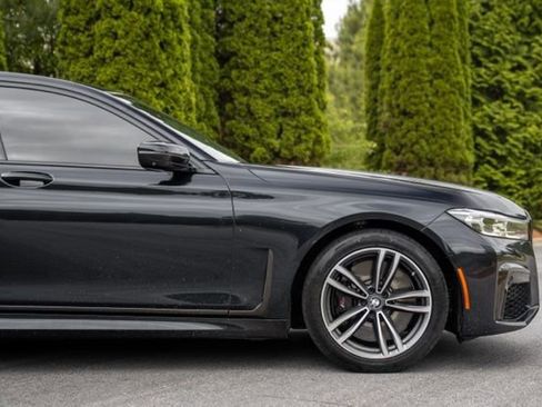 Used 2021 BMW 740i xDrive w/ M Sport Package AWD/4WD image 14