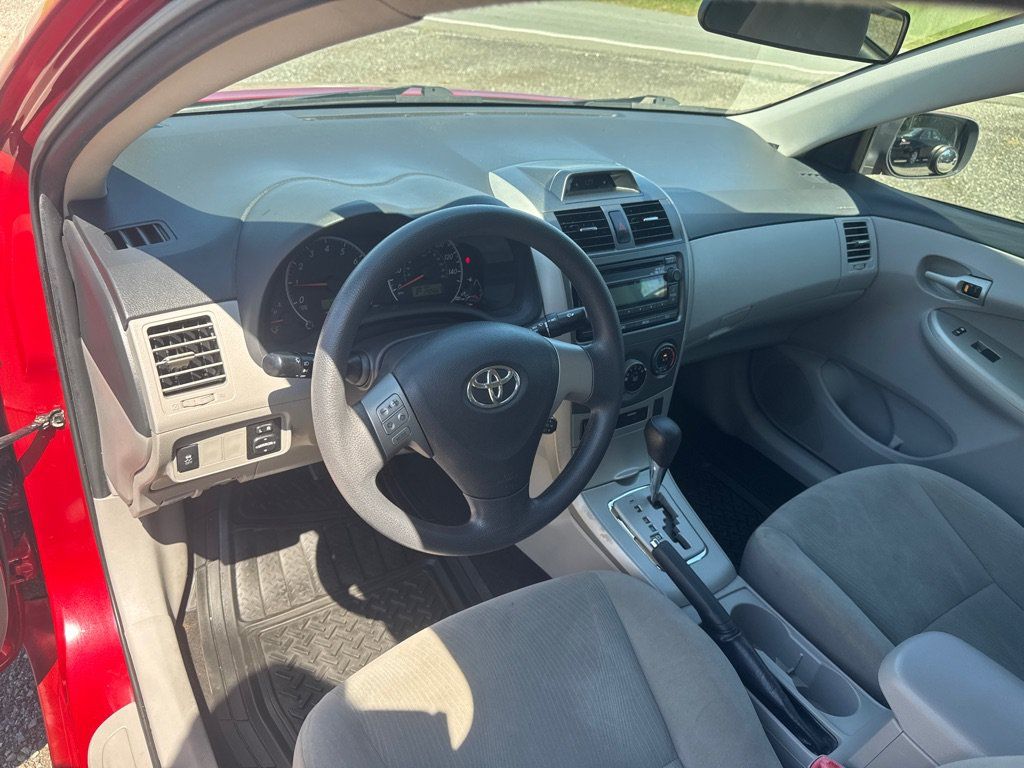 Used 2012 Toyota Corolla LE FWD image 28