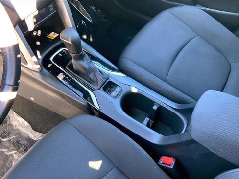 Used 2023 Toyota Corolla Cross LE image 17