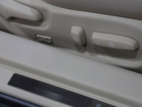 Used 2015 Lexus IS 250C image 40