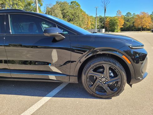 New 2026 Chevrolet Equinox EV RS image 18
