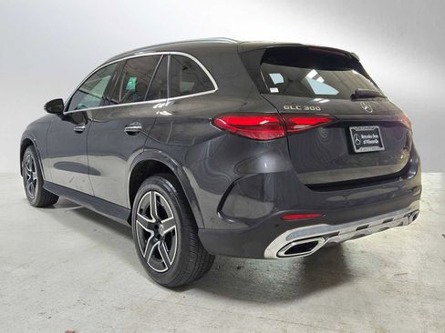 Used 2024 Mercedes-Benz GLC 300 4MATIC image 5