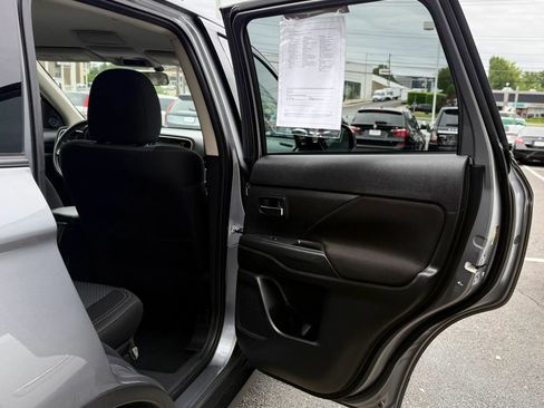 Used 2020 Mitsubishi Outlander ES AWD/4WD image 30