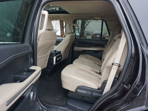 Used 2024 Ford Expedition Limited image 15