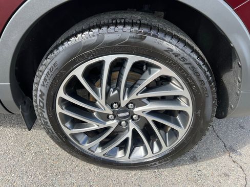 Used 2019 Lincoln Nautilus Reserve AWD/4WD image 11