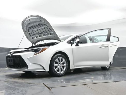 Certified 2020 Toyota Corolla LE FWD image 42