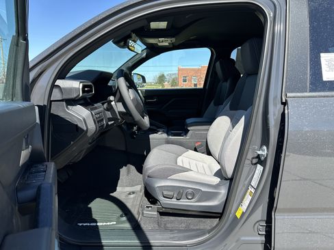 New 2026 Toyota Tacoma TRD Off-Road w/ TRD Off Road Upgrade Package AWD/4WD image 11