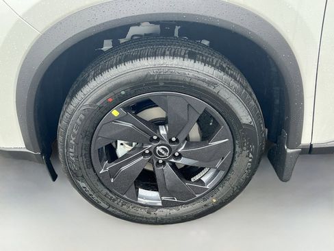 New 2026 Nissan Rogue SV FWD image 32