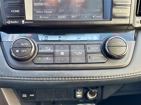 Used 2018 Toyota RAV4 XLE FWD image 15