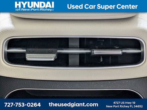 Used 2025 Genesis GV70 2.5T w/ Select Package AWD/4WD image 18