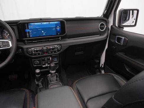 Used 2024 Jeep Wrangler Sahara w/ Technology Group image 29