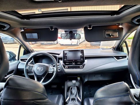 Used 2020 Toyota Corolla XSE FWD image 2