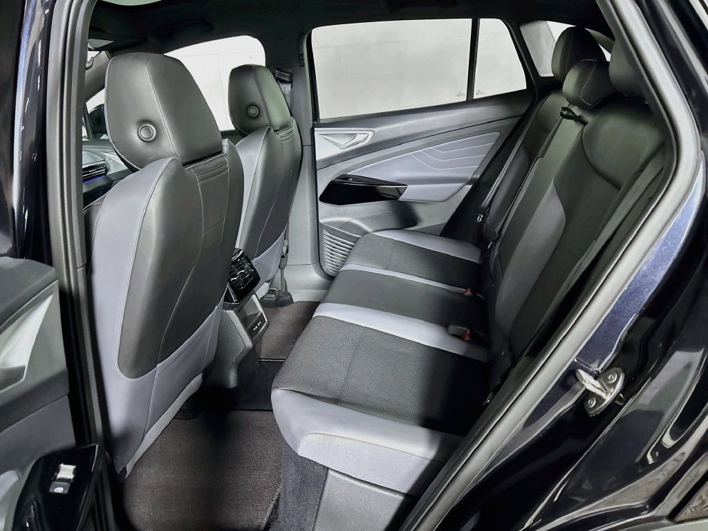 Certified 2023 Volkswagen ID.4 Pro S AWD/4WD image 22