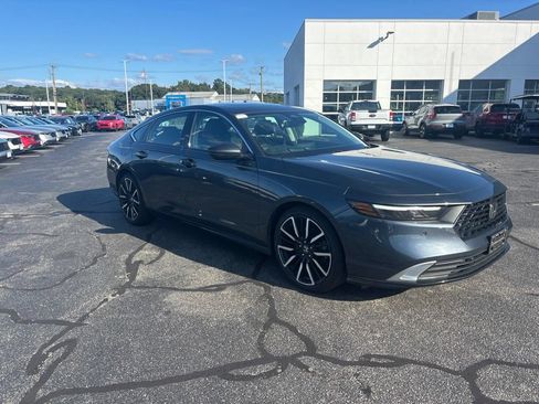 Used 2024 Honda Accord Touring image 1
