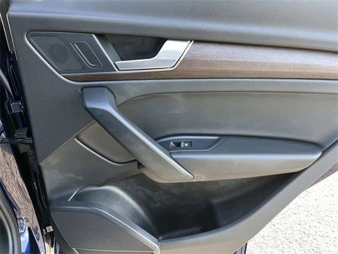 Used 2022 Audi Q5 2.0T Premium w/ Convenience Package image 24