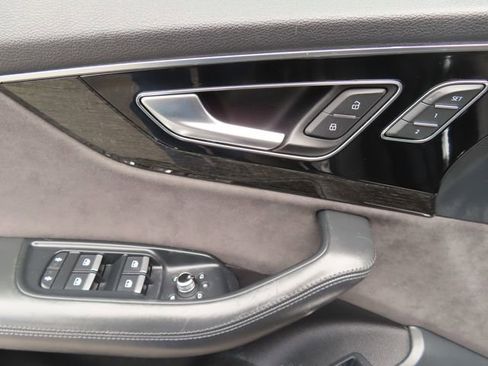 Used 2019 Audi Q7 3.0T Prestige AWD/4WD image 13