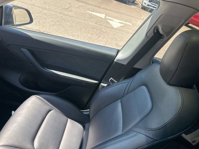 Used 2021 Tesla Model Y Long Range AWD/4WD image 26