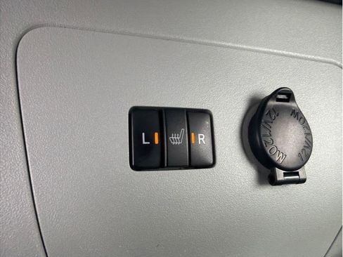 Used 2013 Toyota Prius Four w/ Deluxe Solar Roof Pkg image 17