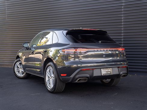 Used 2026 Porsche Macan AWD/4WD image 3