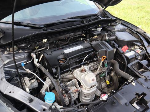 Used 2013 Honda Accord LX image 28