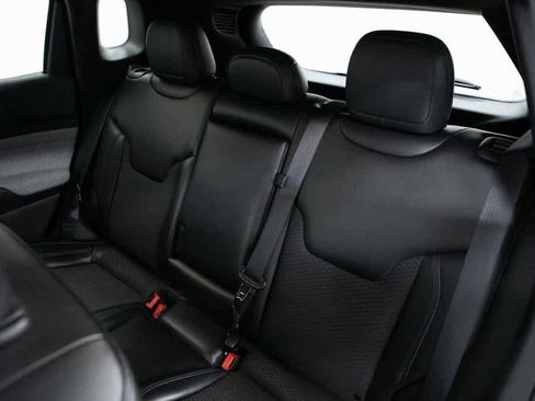 Used 2023 Jeep Compass Latitude image 26