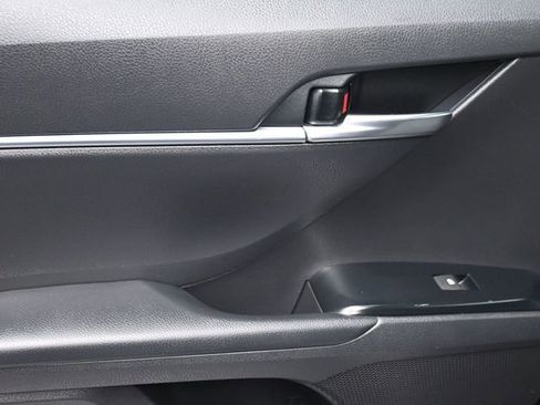 Used 2019 Toyota Camry LE FWD image 13