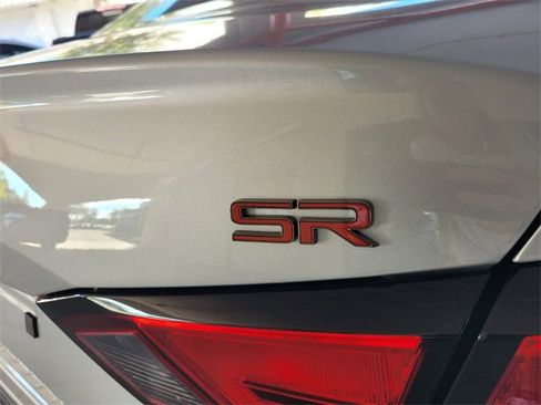 Used 2023 Nissan Altima 2.5 SR w/ SR Premium Package image 12