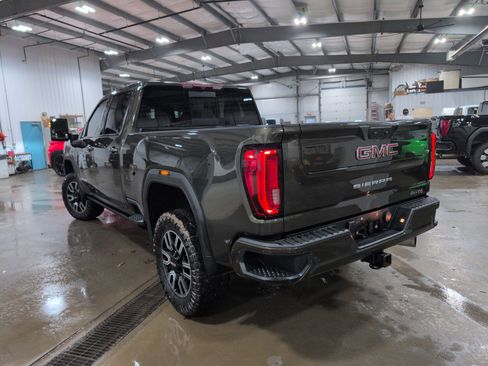 Used 2022 GMC Sierra 3500 AT4 w/ AT4 Preferred Package image 4