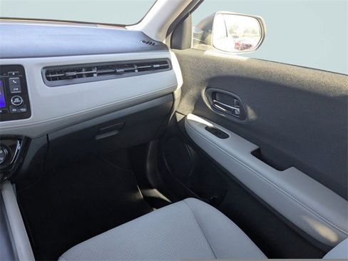 Used 2021 Honda HR-V LX image 16