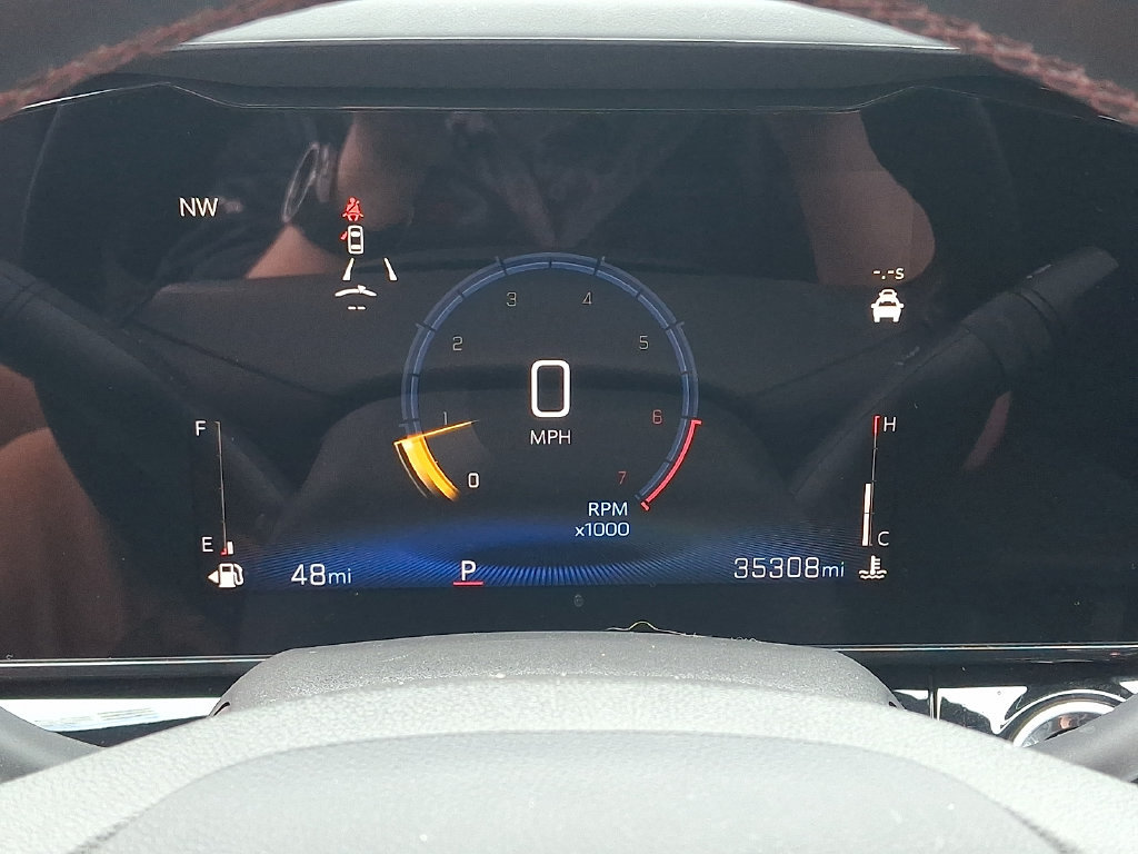 Used 2024 Chevrolet Trax RS w/ Sunroof Package FWD image 20