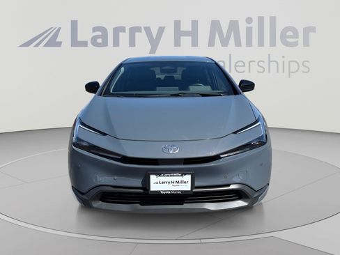 Used 2025 Toyota Prius LE FWD image 8