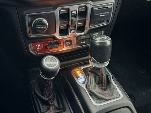 Used 2018 Jeep Wrangler Unlimited Rubicon image 19