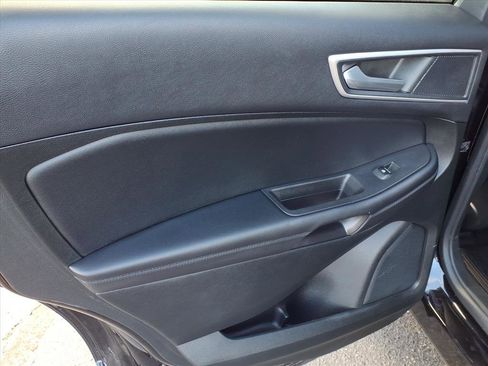 Used 2022 Ford Edge SEL w/ Convenience Package image 8