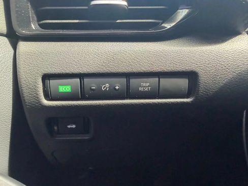 Used 2021 Nissan Sentra SV FWD image 17