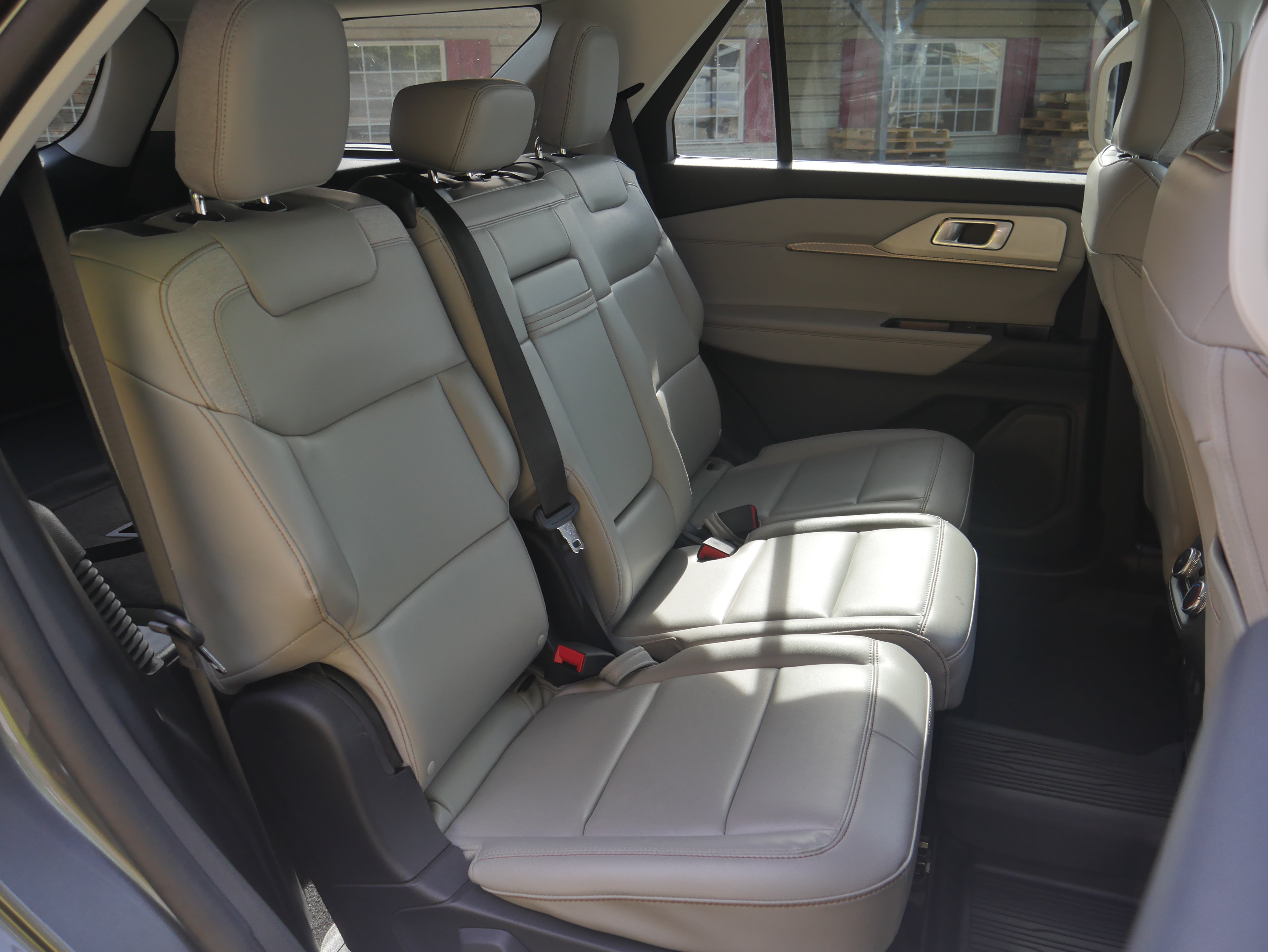 Certified 2025 Ford Explorer Active w/ Active Comfort Package AWD/4WD image 30