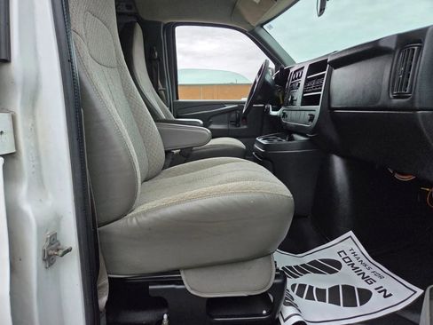 Used 2014 Chevrolet Express 3500 w/ Chrome Appearance Package RWD image 13
