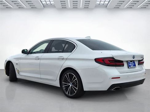 Used 2022 BMW 530e w/ Premium Package image 4