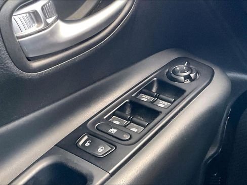 Used 2020 Jeep Renegade Altitude w/ UConnect 8.4 Nav Group AWD/4WD image 34