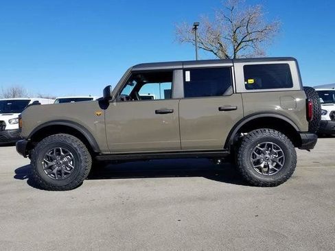 New 2025 Ford Bronco Badlands image 6